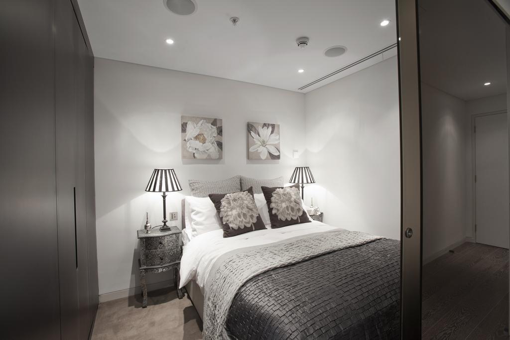 Apartments The Strand Лондон Номер фото